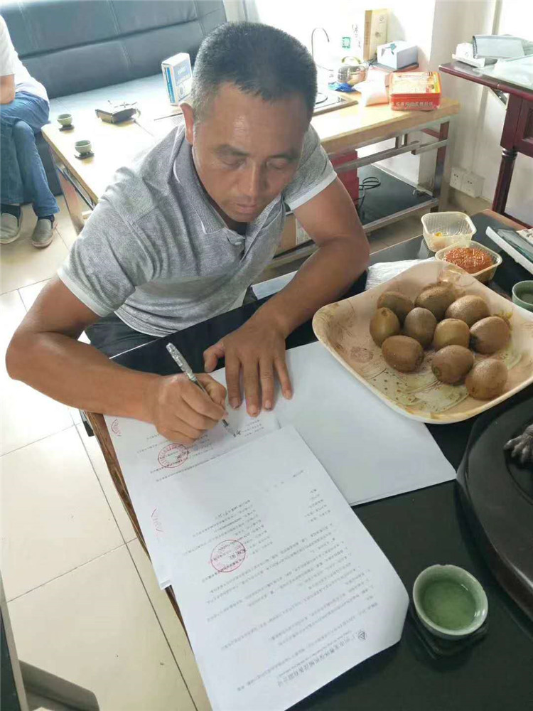J9官网环保客户签单合照